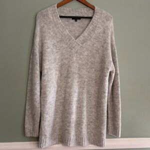 Staccato Size Medium Gray Loose Knit Long Sleeve V-Neck Sweater Dress